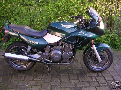 triumph_Sprint_01.JPG 400x300